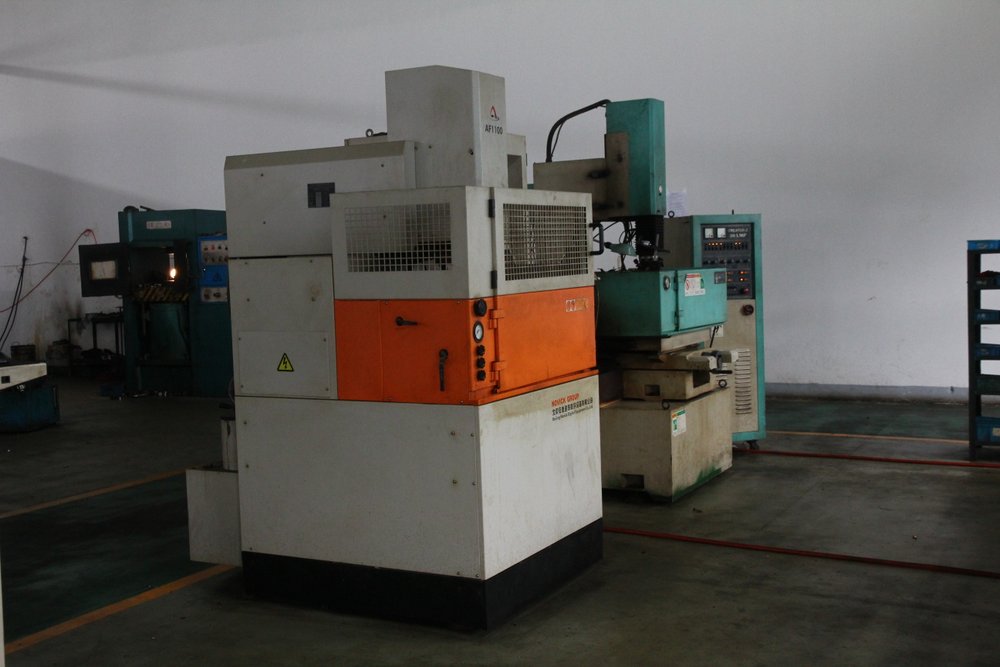 名称: 宁波合鑫标准件铆螺母生产设备