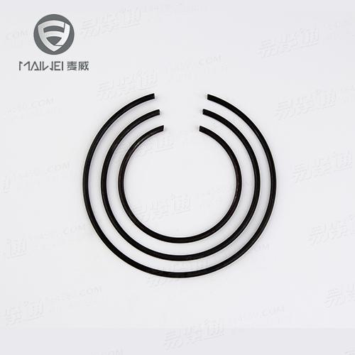 Retaining ring for hole